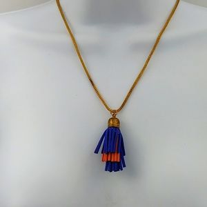 Tussles necklace